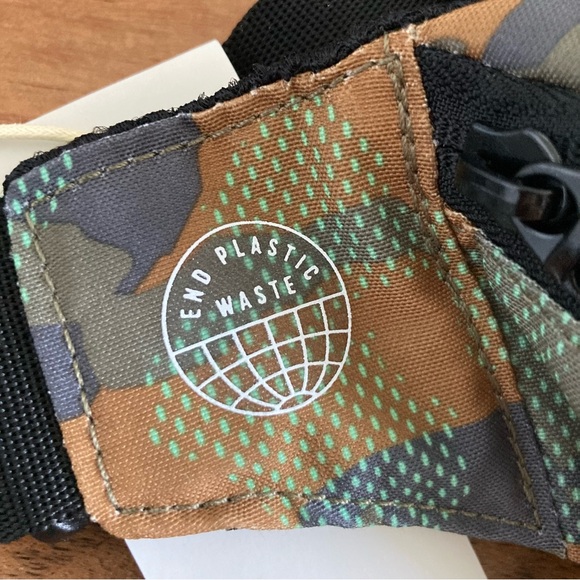 NWT Adidas Camouflage Bumbag Belt Bag - Picture 3 of 6